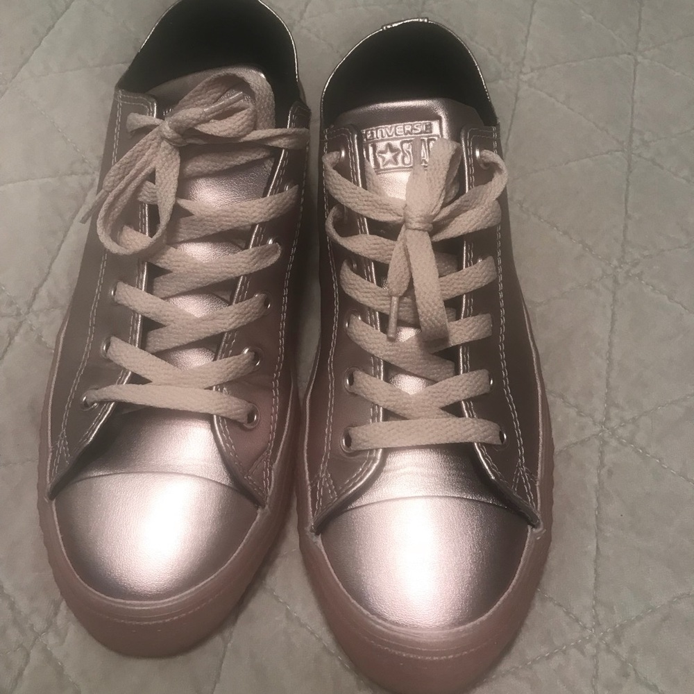 Pink Metallic converse chuck Taylor Women’s 7.5